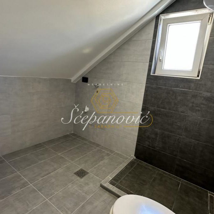 Trosoban stan na prodaju, Bulevar Patrijarha Pavla, Novi Sad, 60m², 135.000 €