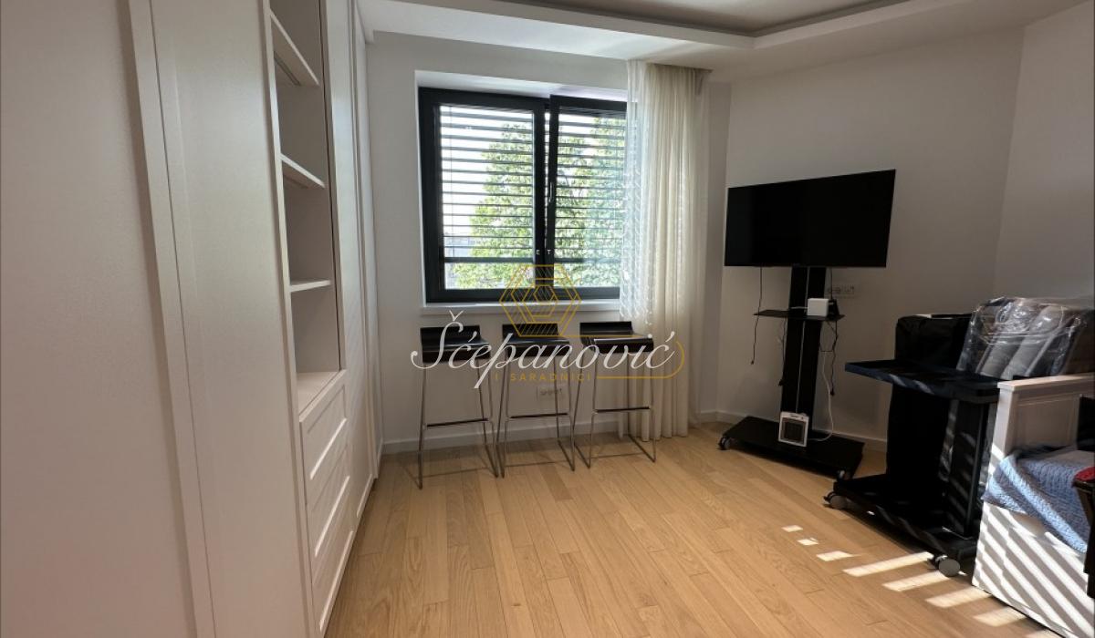 izdavanje-lokala-gRUqy3wmfR Četvorosoban stan za izdavanje, Krunska, Beograd, 163m², 3.500 €/mes