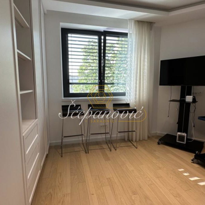 Četvorosoban stan za izdavanje, Krunska, Beograd, 163m², 3.500 €/mes