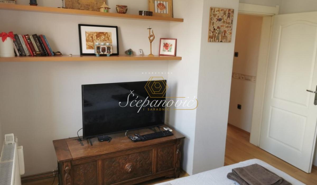 izdavanje-lokala-gvsTln7Mki Dvosoban stan na prodaju, Grbavica, Novi Sad, 77m², 231.000 €