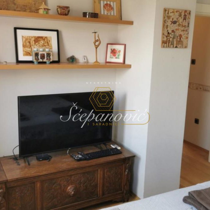 Dvosoban stan na prodaju, Grbavica, Novi Sad, 77m², 231.000 €