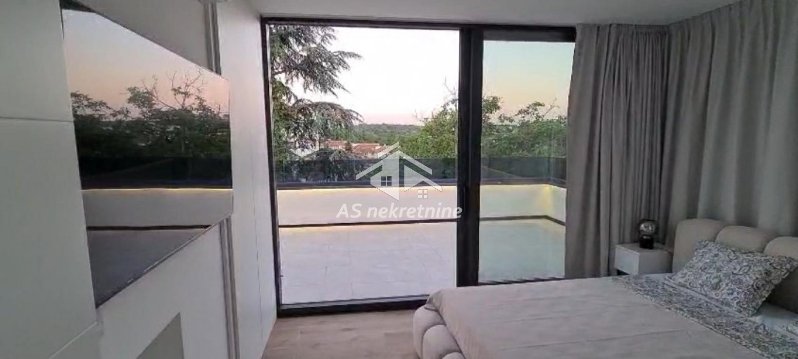 Stan Izdavanje Beograd Dedinje 360 m2