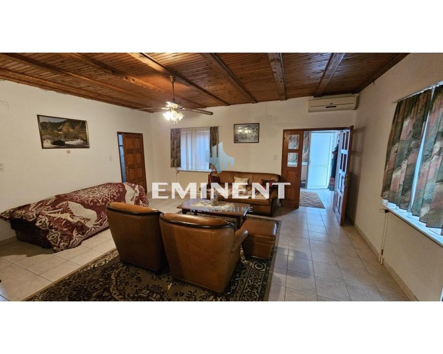 izdavanje-lokala-jDcSAkHknE Kuća na prodaju, Kaluđerica, Beograd, 315m², 320.000 €