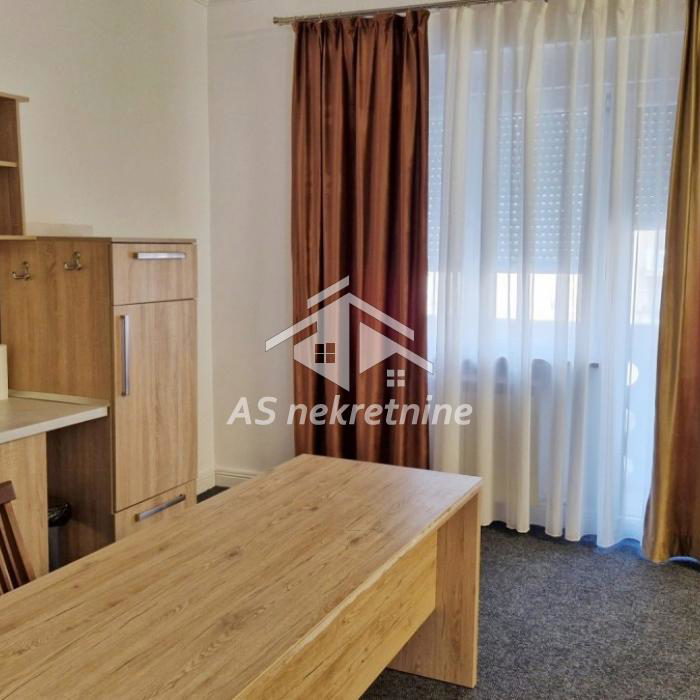 Lokal Izdavanje Beograd Kalenić Pijaca 72 m2