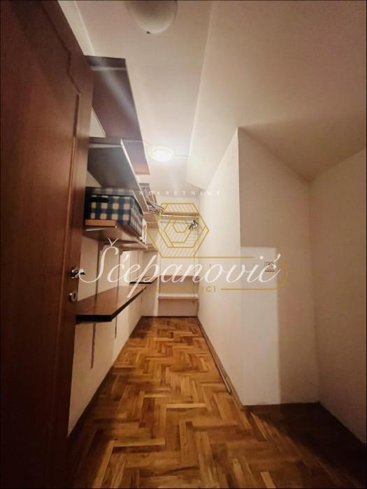 izdavanje-lokala-m8uMcxJVTp Petosoban stan na prodaju, Socijalno, Novi Sad, 102m², 200.000 €