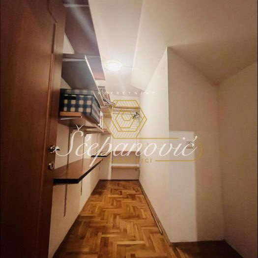 Petosoban stan na prodaju, Socijalno, Novi Sad, 102m², 200.000 €