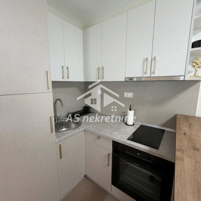 Stan Izdavanje Beograd Hram Svetog Save 54 m2