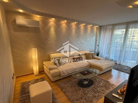 Stan Izdavanje Beograd Blok 22 80 m2