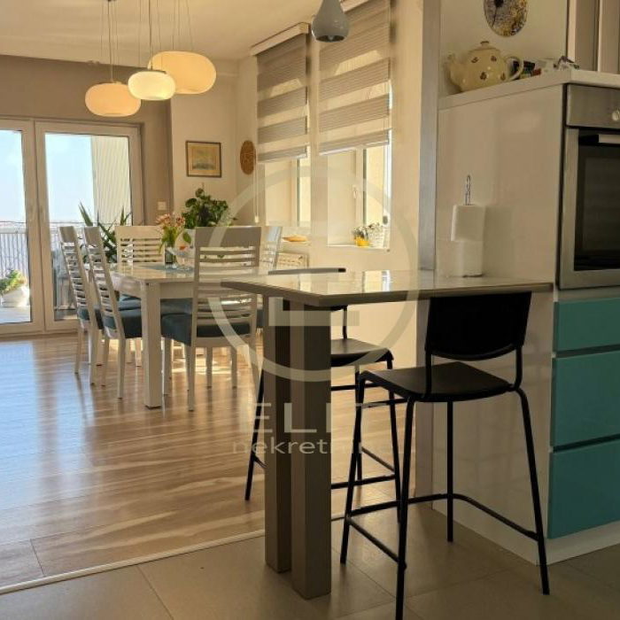 Kuća na prodaju, Petrovaradin, Novi Sad, 273m², 450.000 €