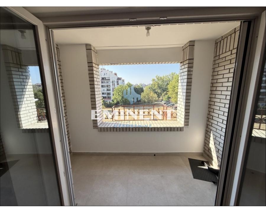 izdavanje-lokala-qfHTNX1ehj Četvorosoban stan za izdavanje, Bežanijska Kosa 2, Beograd, 90m², 2.200 €/mes