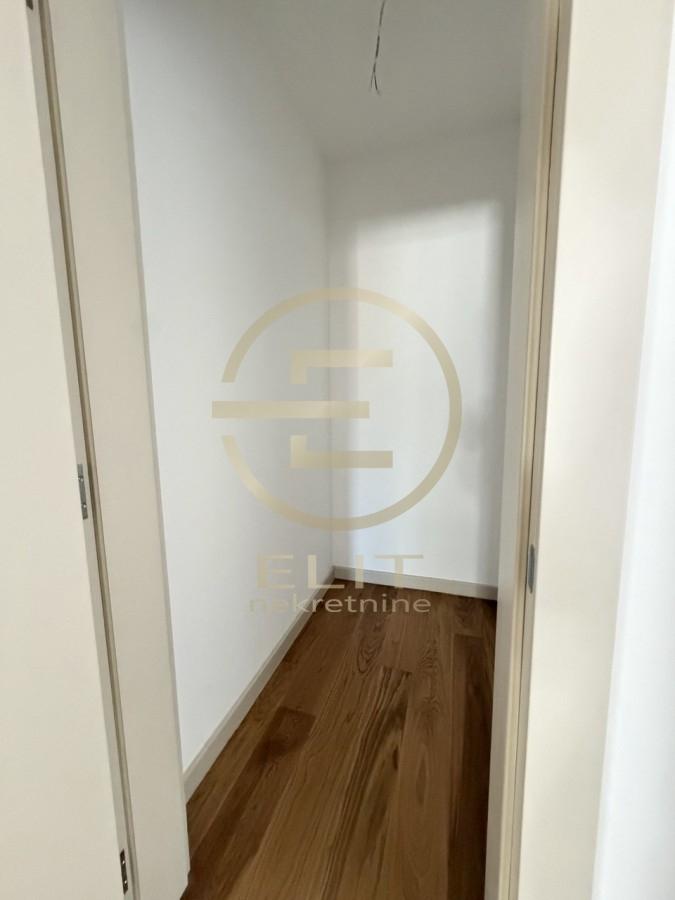 Četvorosoban stan na prodaju, Salajka, Novi Sad, 81m², 285.000 €