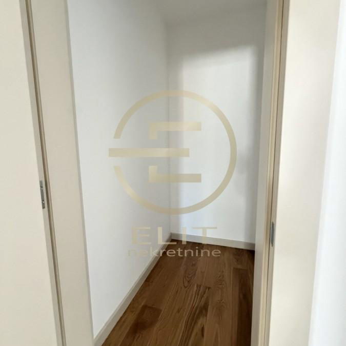 Četvorosoban stan na prodaju, Salajka, Novi Sad, 81m², 285.000 €