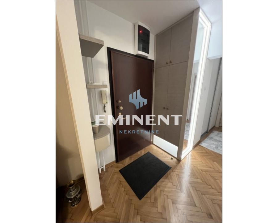 izdavanje-lokala-qwpQGlK7Dv Trosoban stan za izdavanje, Hram Svetog Save, Beograd, 80m², 1.400 €/mes