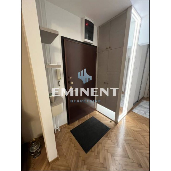 Trosoban stan za izdavanje, Hram Svetog Save, Beograd, 80m², 1.400 €/mes