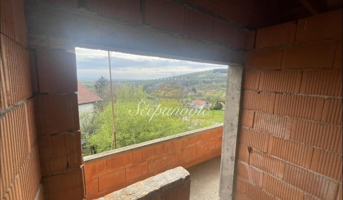 Kuća na prodaju, Jazak, Irig, 140m², 300.000 €