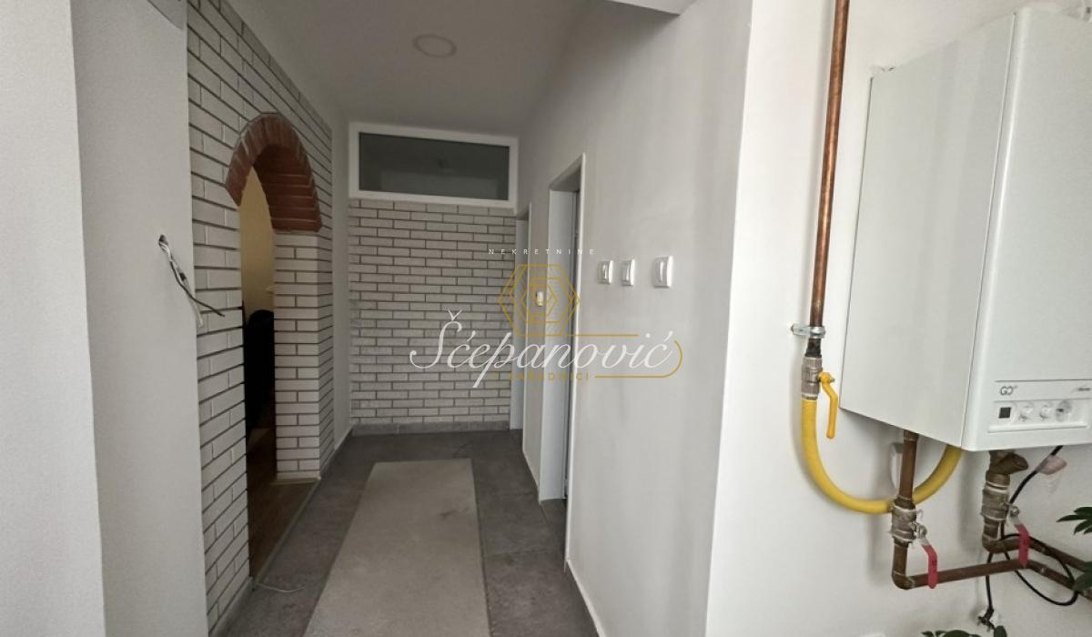izdavanje-lokala-ttXvKOzP9C Kuća na prodaju, Klisa, Novi Sad, 100m², 300.000 €
