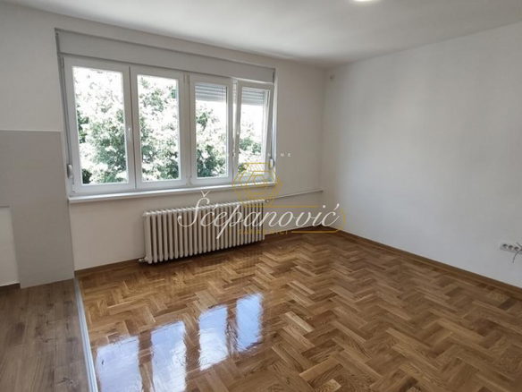 Stan Prodaja Novi Sad  49 m2