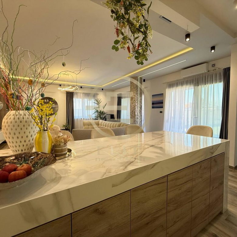 Kuća na prodaju, Petrovaradin, Novi Sad, 165m², 365.000 €