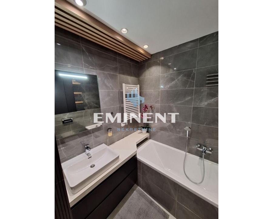 Trosoban stan na prodaju, Blok 65, Beograd, 75m², 370.000 €