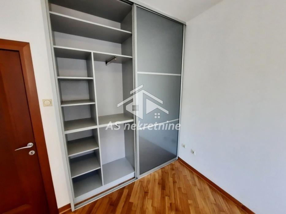 izdavanje-lokala-wAMIuB9XYO Petosoban stan za izdavanje, Hram Svetog Save, Beograd, 172m², 5. sprat, 2.000 €/mes