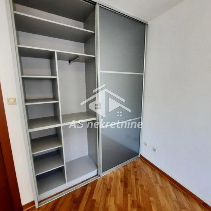 Petosoban stan za izdavanje, Hram Svetog Save, Beograd, 172m², 5. sprat, 2.000 €/mes