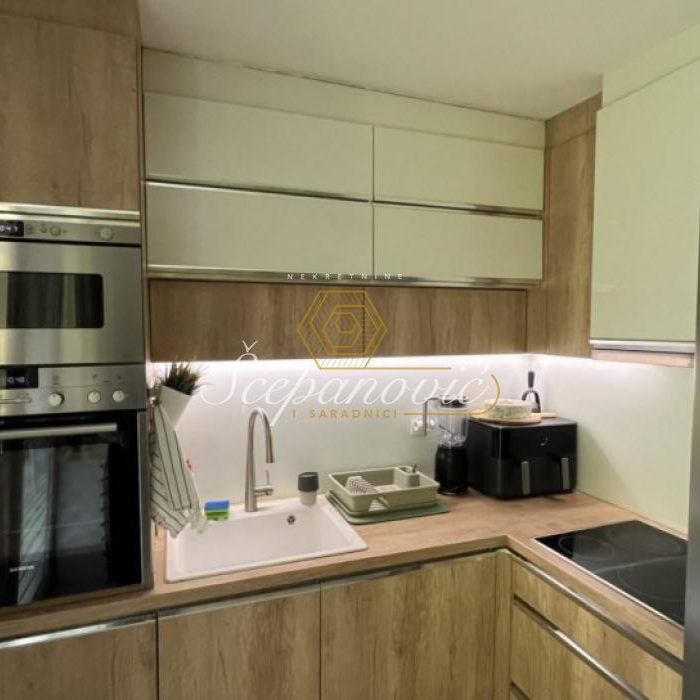 Stan Prodaja Novi Sad  71 m2