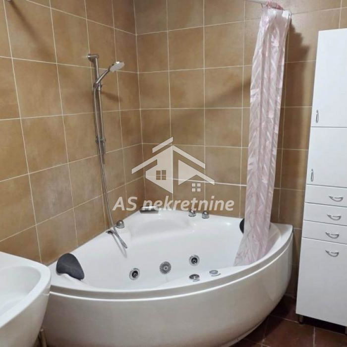 Stan Izdavanje Beograd Hram Svetog Save 86 m2