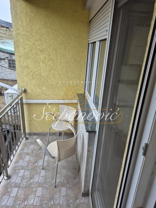 izdavanje-nekretnina-32vdwDuviE Četvorosoban stan za izdavanje, Rotkvarija, Novi Sad, 89m², 1.000 €/mes