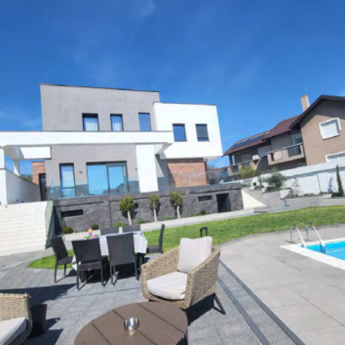 Kuća Prodaja Novi Sad  349 m2