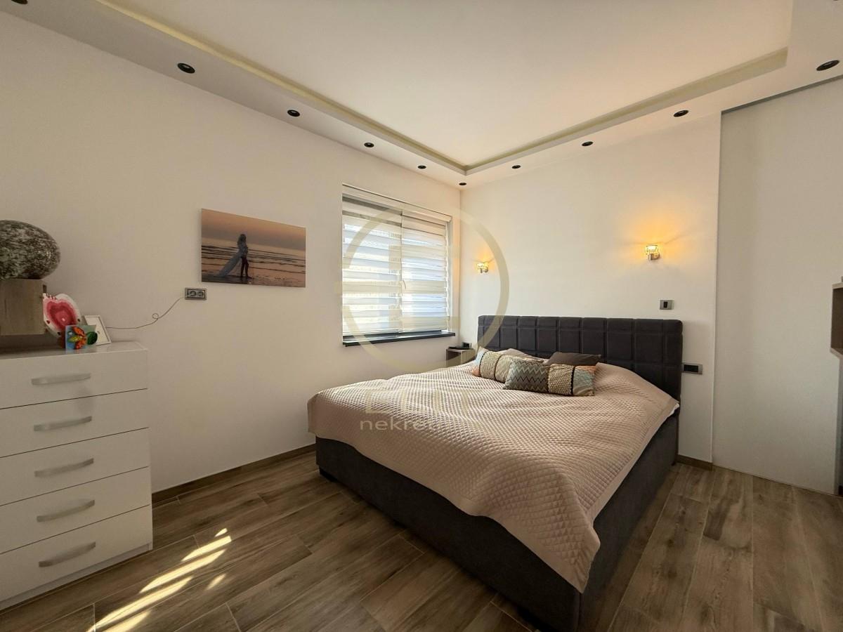 izdavanje-nekretnina-42bO1jos8r Kuća na prodaju, Petrovaradin, Novi Sad, 165m², 365.000 €