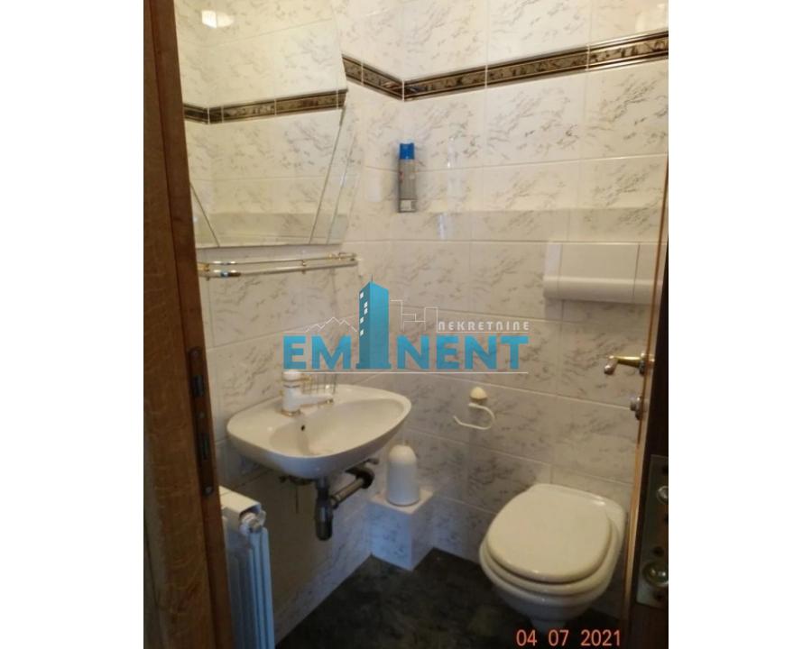 izdavanje-nekretnina-AGcj62Evbt Kuća na prodaju, Sremčica, Beograd, 300m², 360.000 €