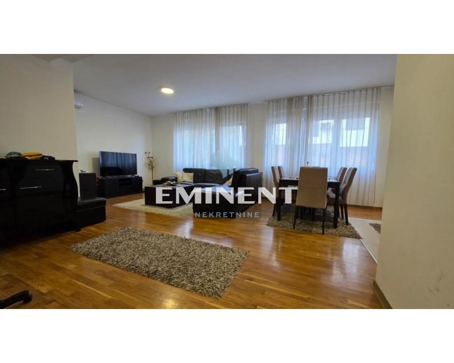 Trosoban stan na prodaju, Cvetkova Pijaca, Beograd, 74m², 245.000 €