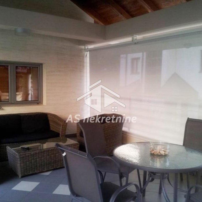 Kuća za izdavanje, FON, Beograd, 400m², 5.000 €/mes