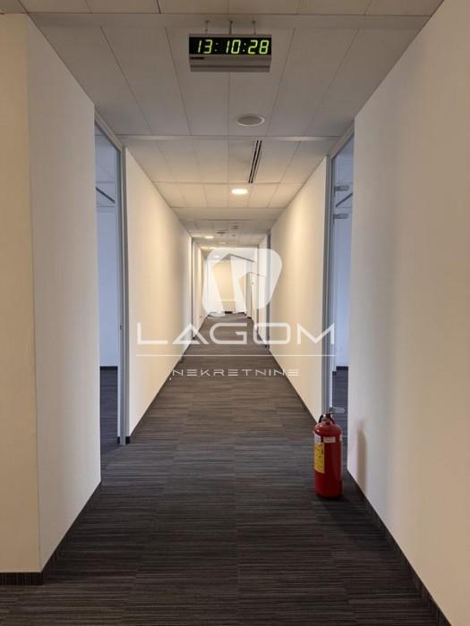 Lokal Izdavanje Beograd Blok 67 - Belville 838 m2