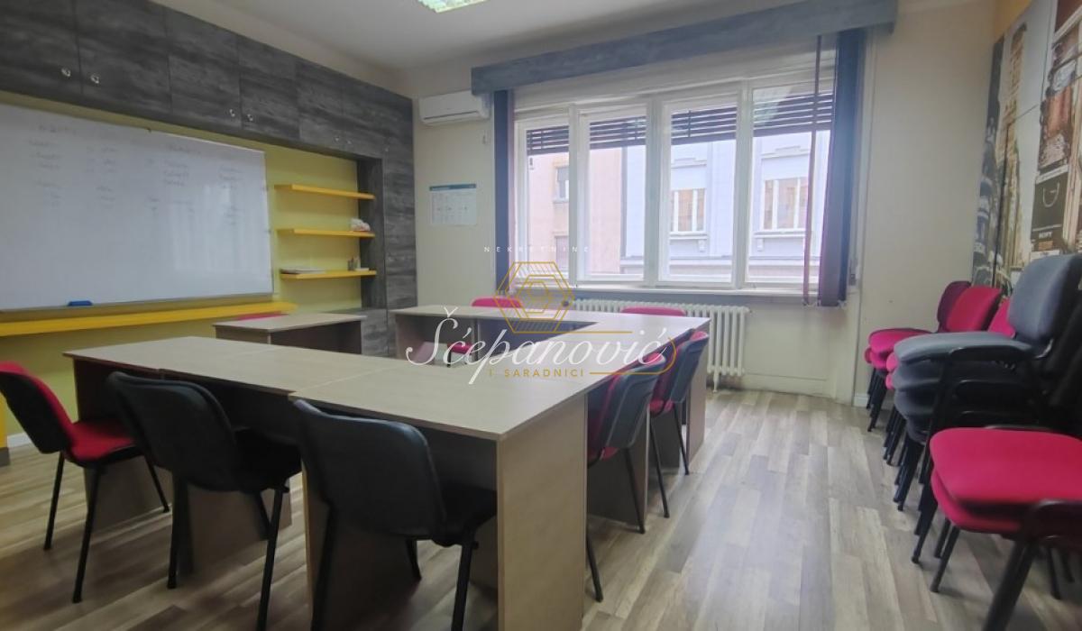 Stan Prodaja Novi Sad  155 m2