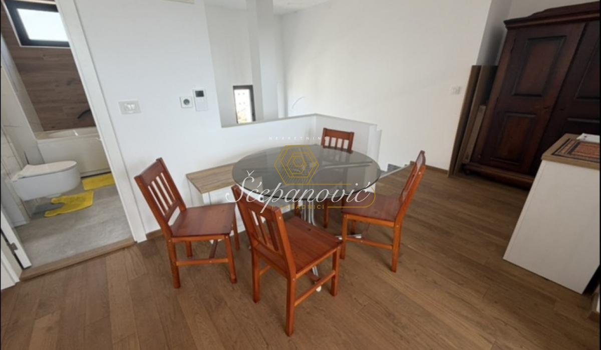 Stan Izdavanje Novi Sad  73 m2