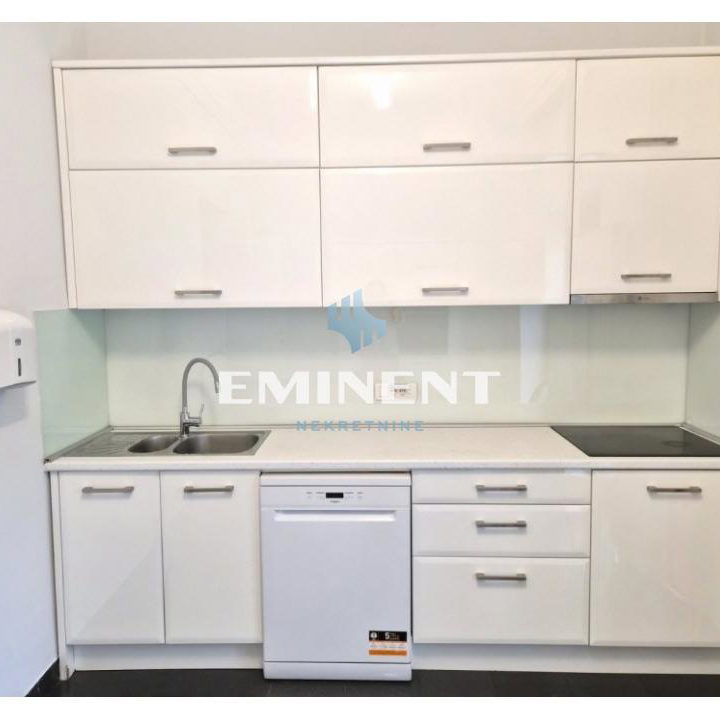 Kuća za izdavanje, Autokomanda, Beograd, 360m², 4.600 €/mes