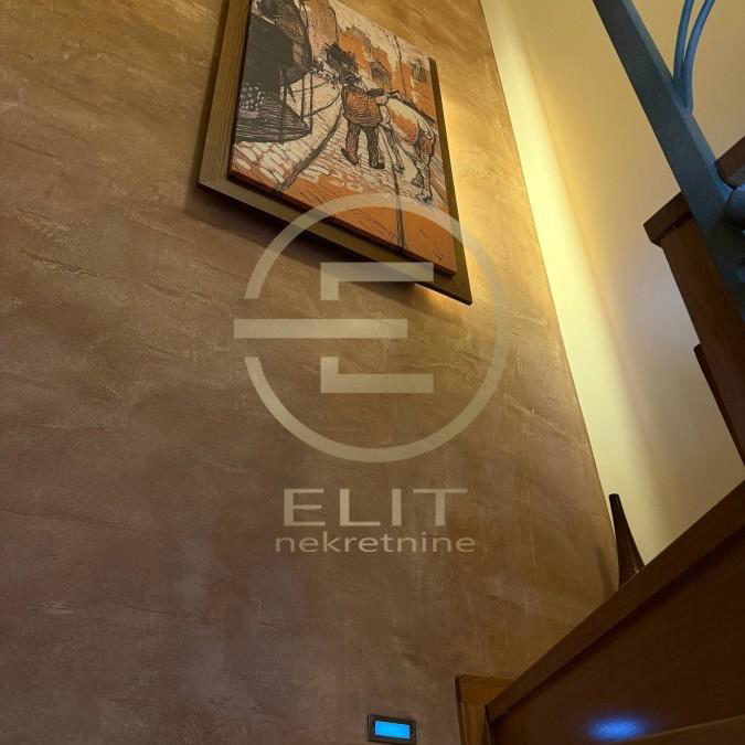 Četvorosoban stan na prodaju, Socijalno, Novi Sad, 110m², 345.000 €