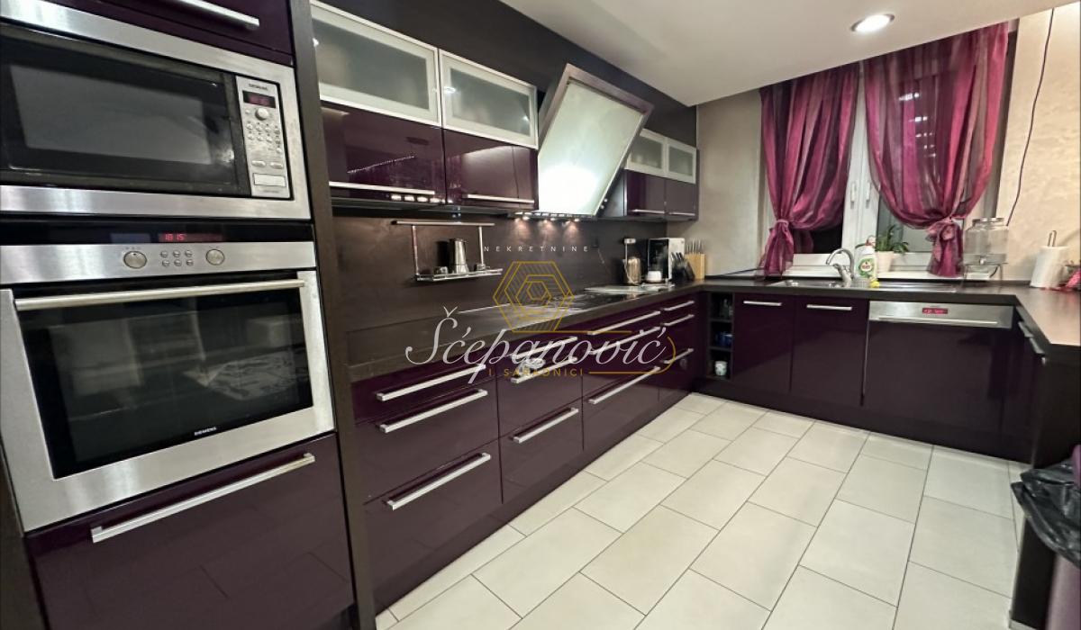 Stan Izdavanje Novi Sad Stan Izdavanje Novi Sad 310 m2