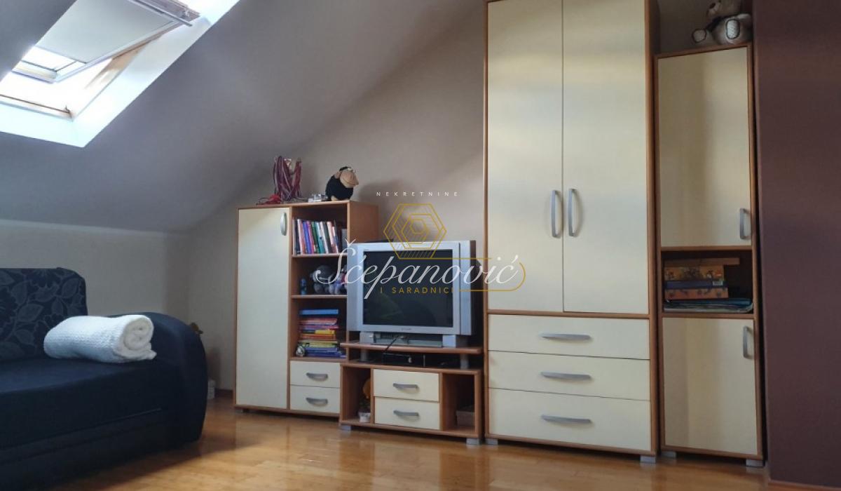 Trosoban stan na prodaju, Nova Detelinara, Novi Sad, 113m², 235.000 €
