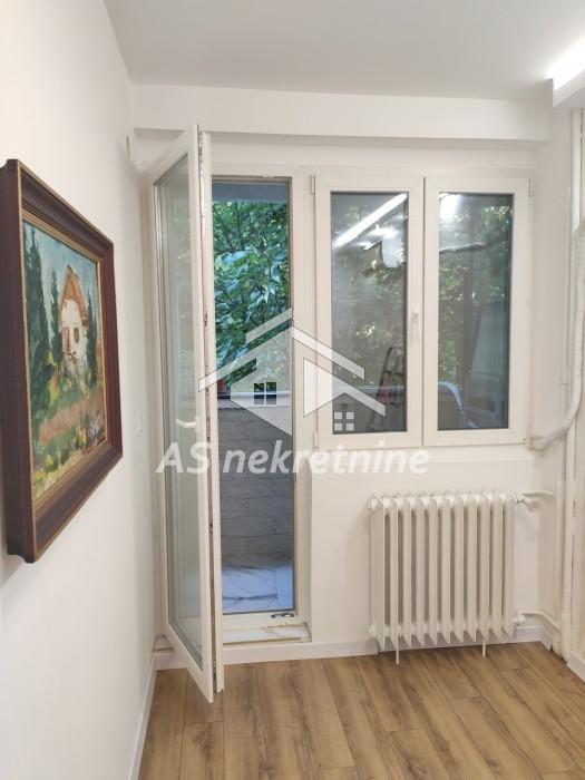 Trosoban stan za izdavanje, Banovo Brdo, Beograd, 52m², 700 €/mes