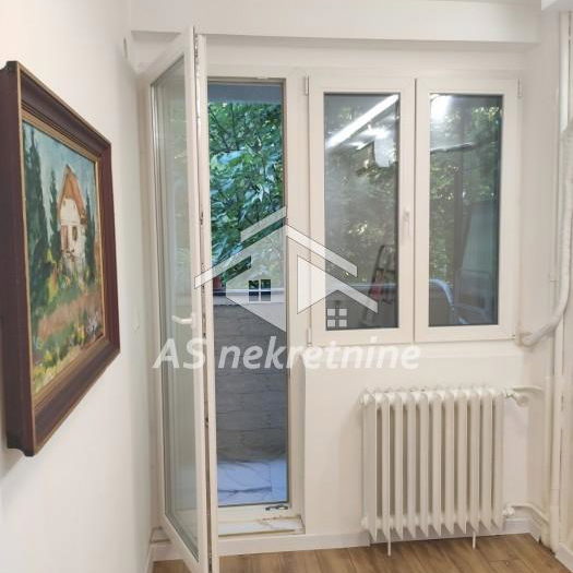 Trosoban stan za izdavanje, Banovo Brdo, Beograd, 52m², 700 €/mes