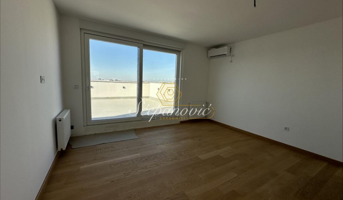 Stan Prodaja Novi Sad  185 m2