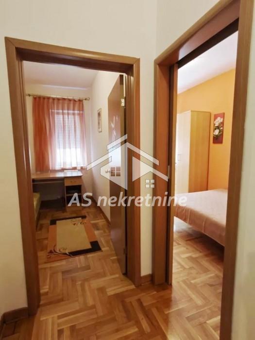 Trosoban stan za izdavanje, Đeram Pijaca, Beograd, 58m², 750 €/mes