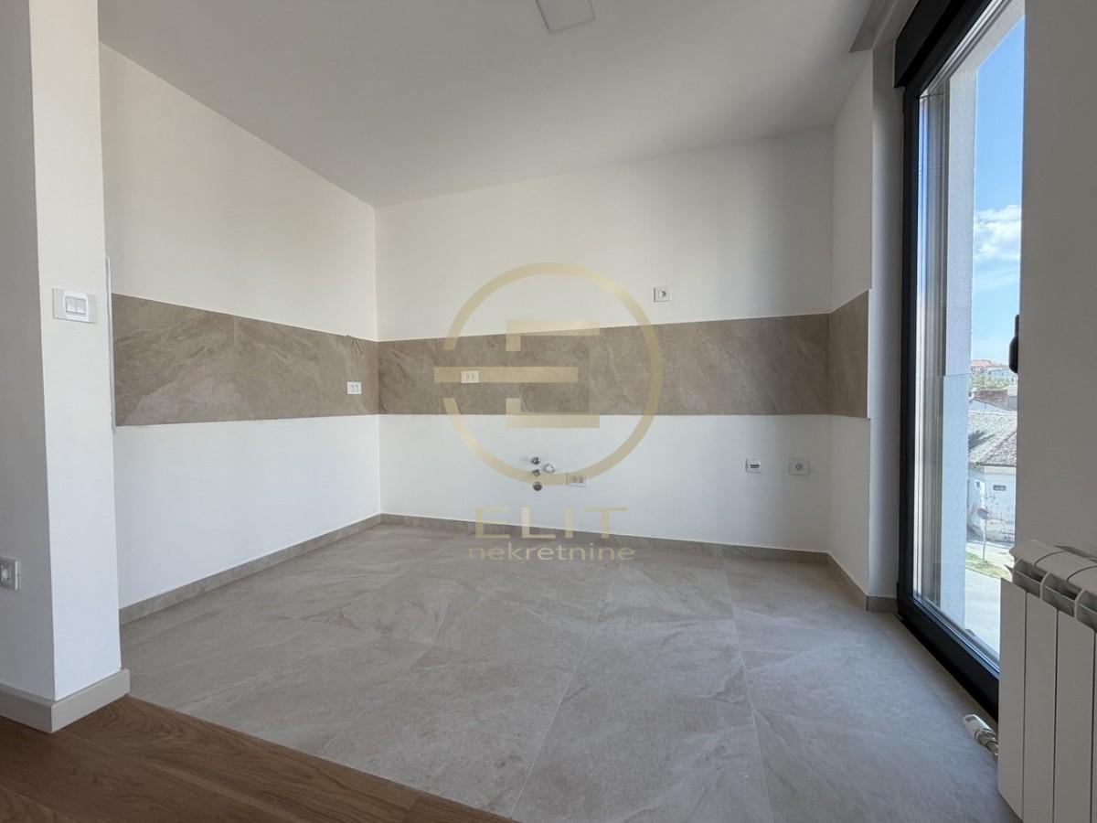 Stan Prodaja Novi Sad  81 m2