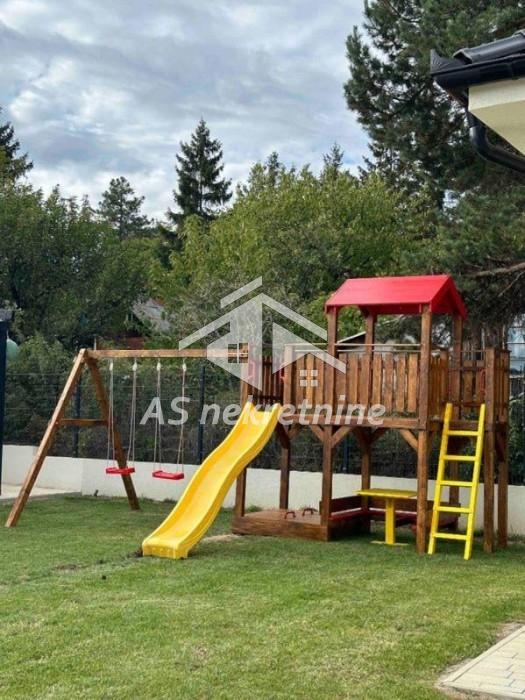 Kuća na prodaju, Vrčin, Beograd, 230m², 800.000 €