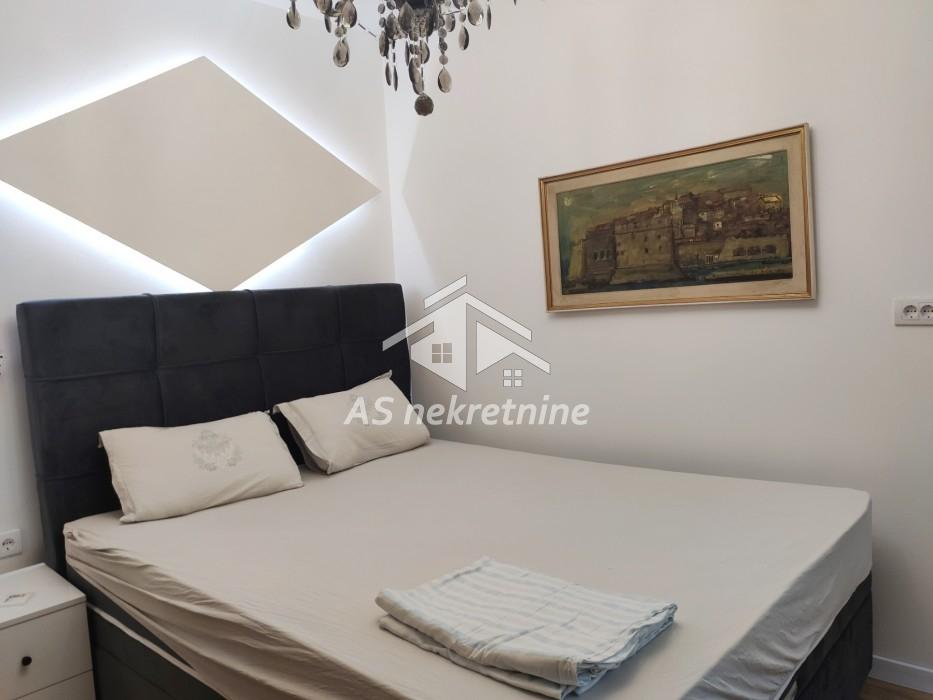 Trosoban stan za izdavanje, Banovo Brdo, Beograd, 52m², 700 €/mes