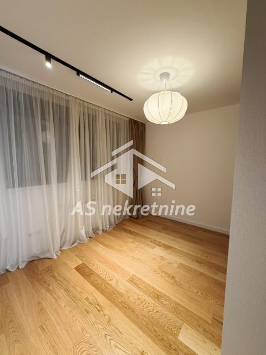 Trosoban stan za izdavanje, Crveni Krst Vračar, Beograd, 125m², 2.000 €/mes