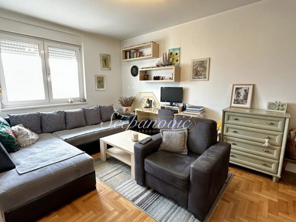 Stan Prodaja Novi Sad  75 m2