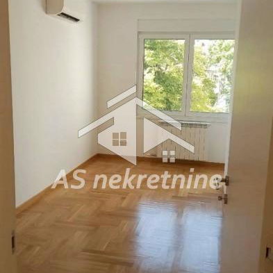Stan Izdavanje Beograd Kalenić Pijaca 65 m2